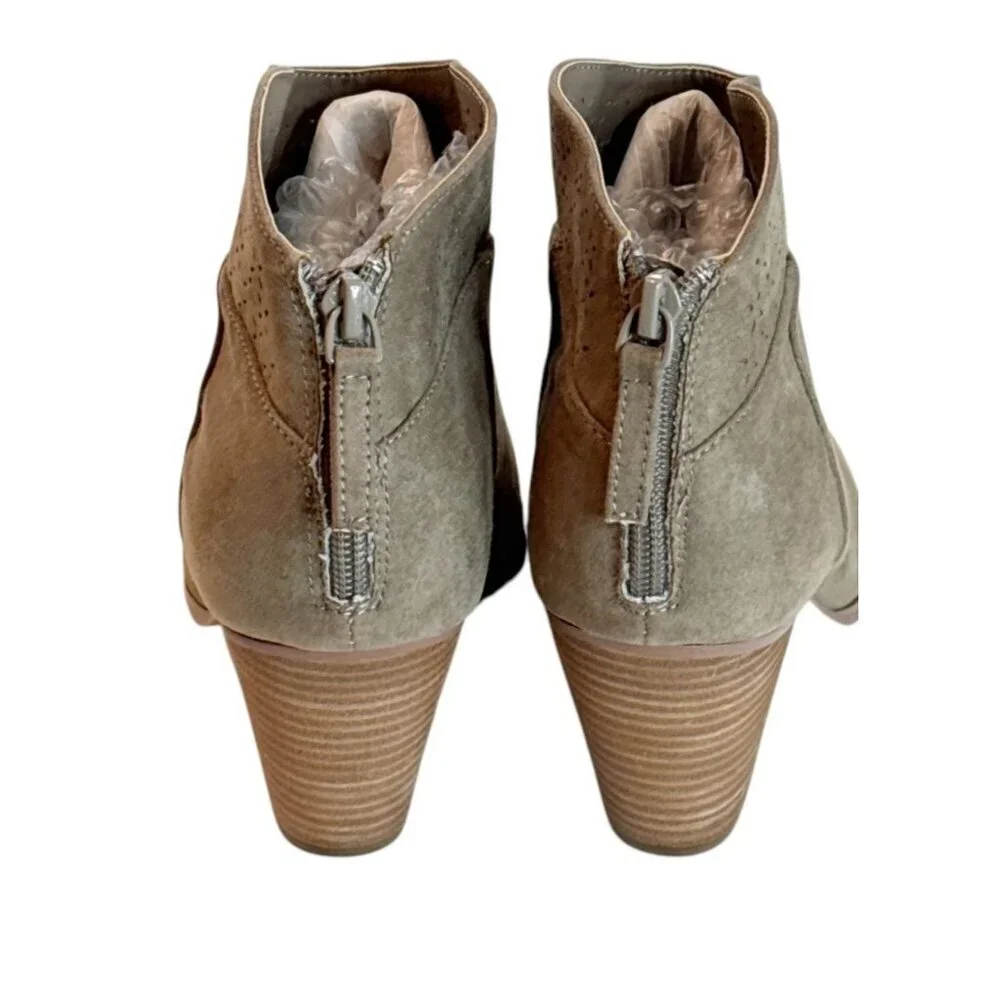 Violet & Red Women's Jackson Lazer Cut Topline Booties Ankle Taupe Size 8.5 NWOB
